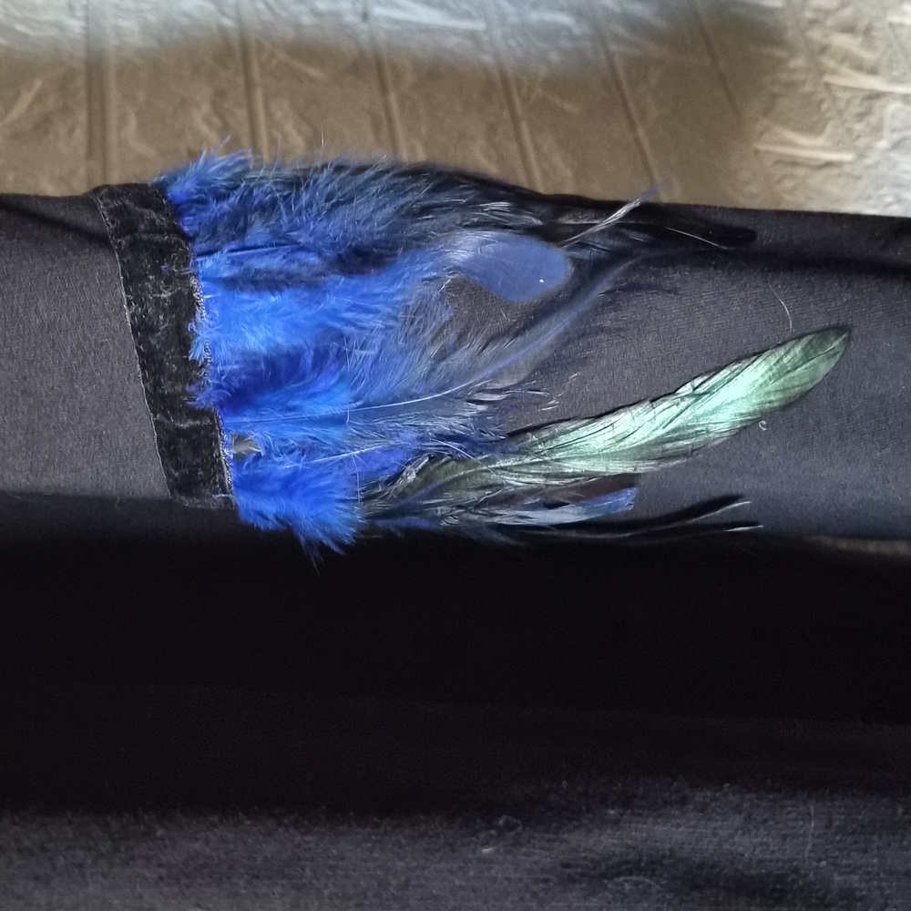 large zara sweatshirt with feathers at arms - Picture 3 of 8